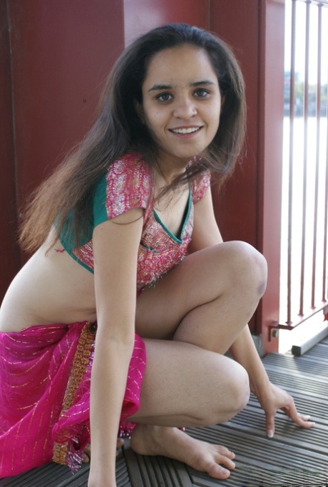 Jasmine Mathur adult model photos