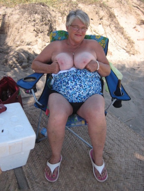 amateur old women cumming hot naked photo