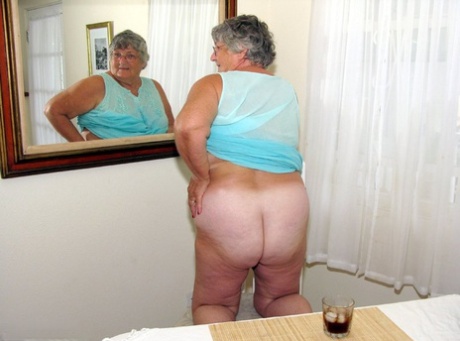 granny spanks art xxx photo