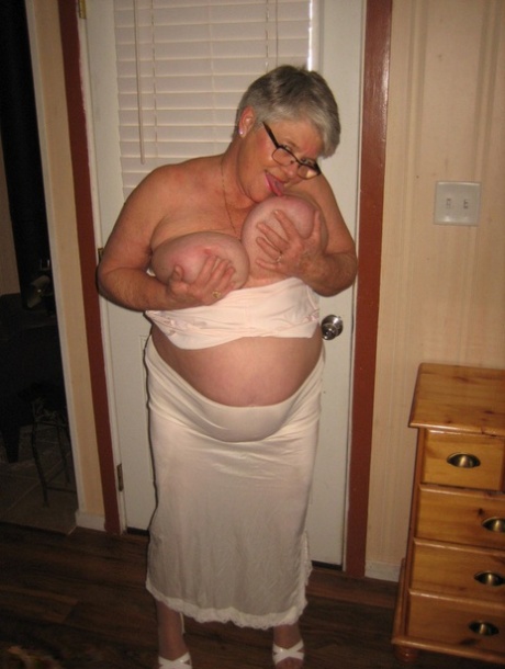 old granny fisted hot xxx pic