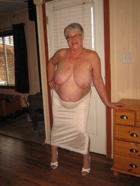 beeg older women taking clothes off porno galleries