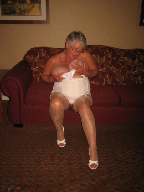 granny huge tits hot naked image
