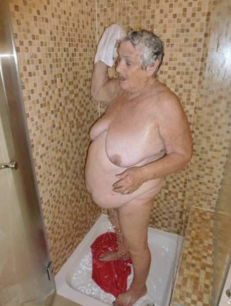 hard ass granny free naked pic