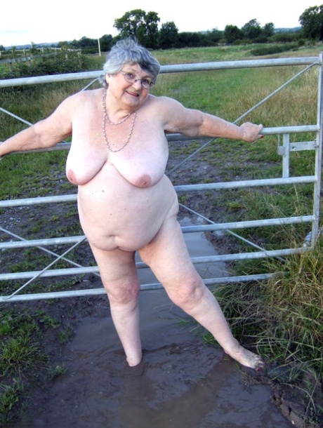 bbw granny on beach porn pictures