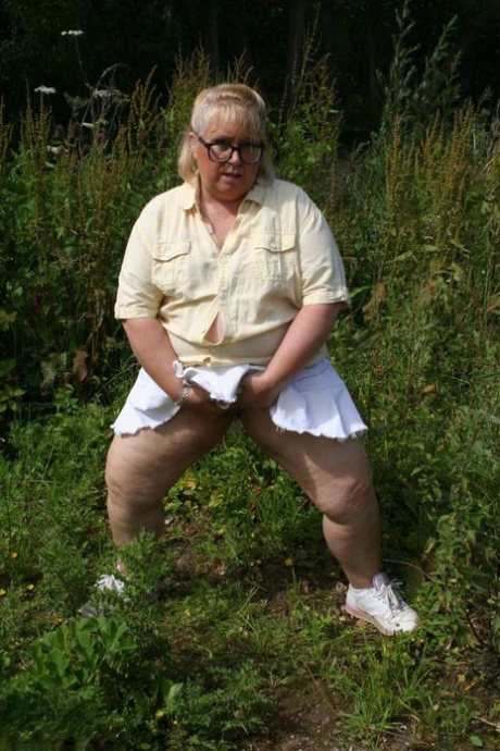 old granny skirt sexy pics