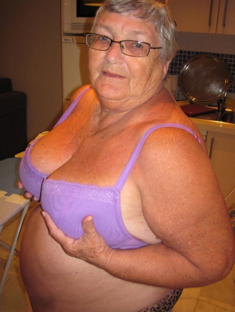 thick older women hot picture