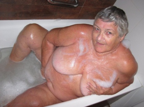 georgiapeach granny hot nude photos