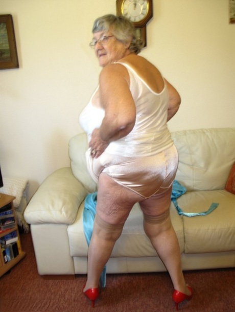 pawg granny orgasm art nude pic