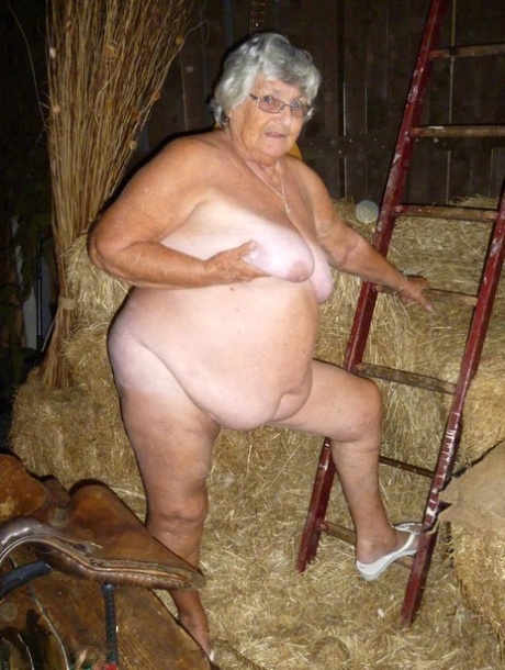 mona granny naked picture