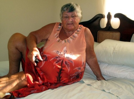 karups older women satin free naked photo