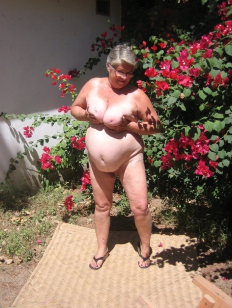 saggy tit old women sexy nudes photos