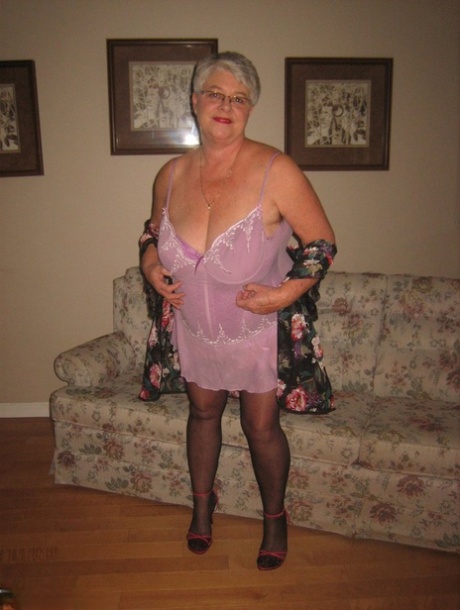 young granny suvking dick hot pictures