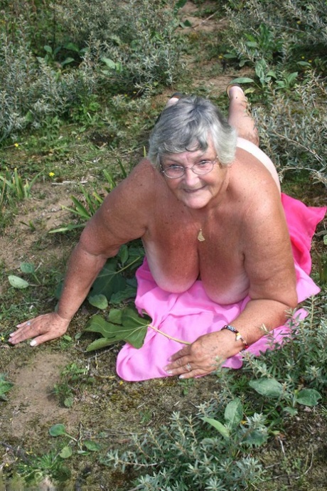 rough lesbian granny sexy pic
