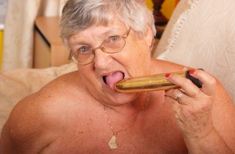 anal fucking granny tiny ass beautiful naked pictures