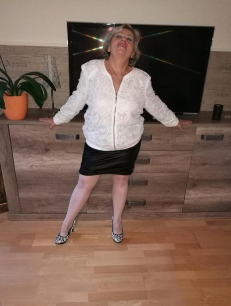 mature leather ladies free sexy images