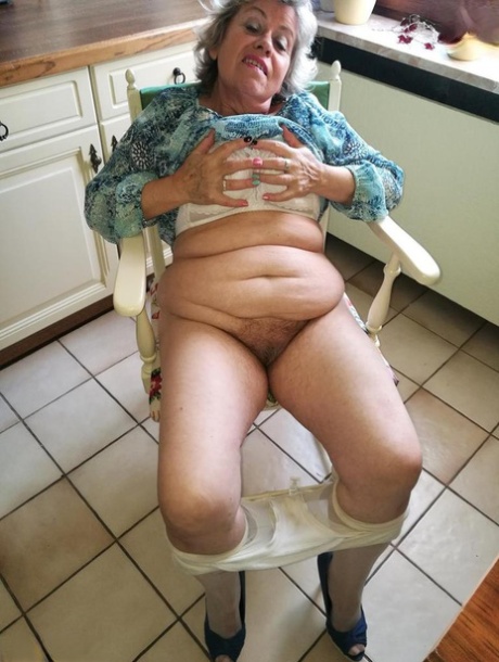 68 yr old woman titirs beautiful nude photo