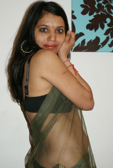 Kavya Sharma star porn photo