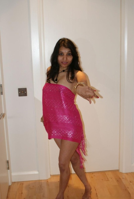 Kavya Sharma model nude image
