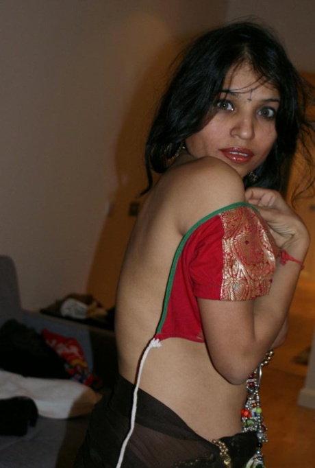 Kavya Sharma naked actress pic
