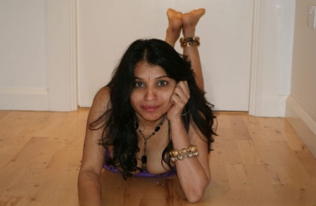 Kavya Sharma nude actress photo