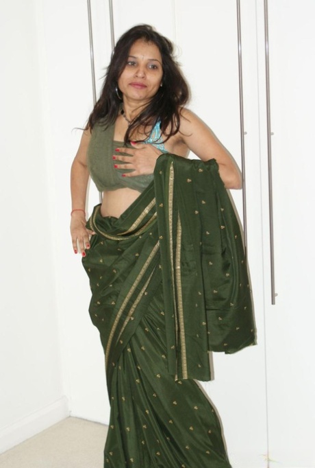 Kavya Sharma top actress pictures