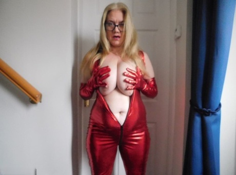 red granny wants nude galleries