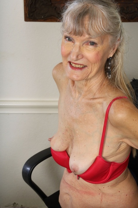 a bit of an old woman naked pics