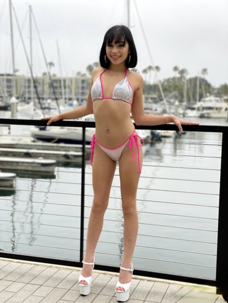 Aria Valencia model porn pics