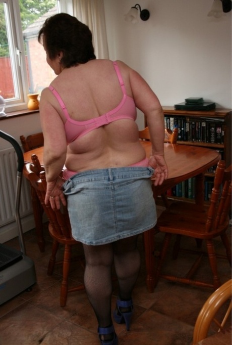 amateur chubby granny webcam exclusive photos