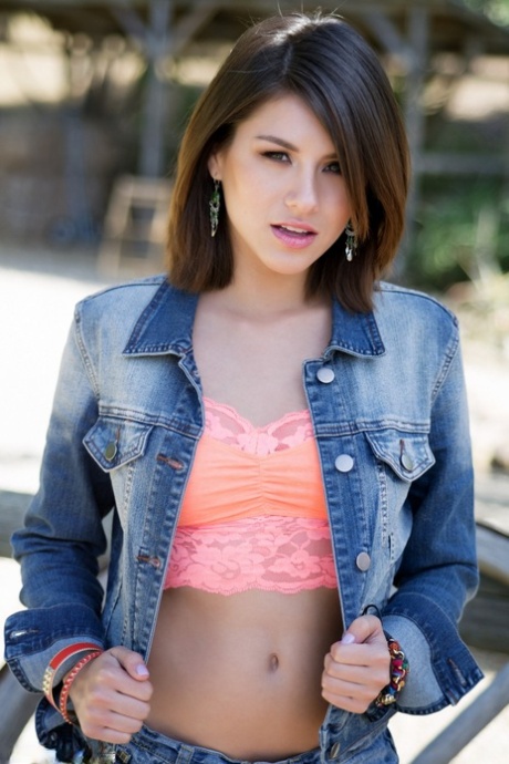 Shyla Jennings adult model pictures