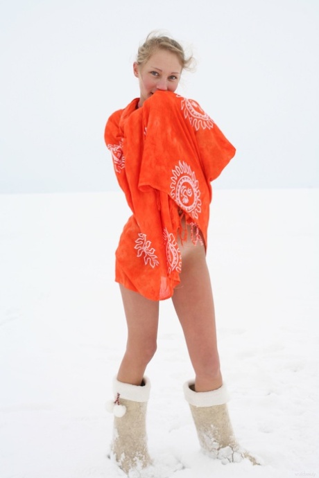Mascha Tieken naked model pictures
