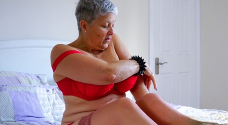 old woman footjob beautiful nude pictures