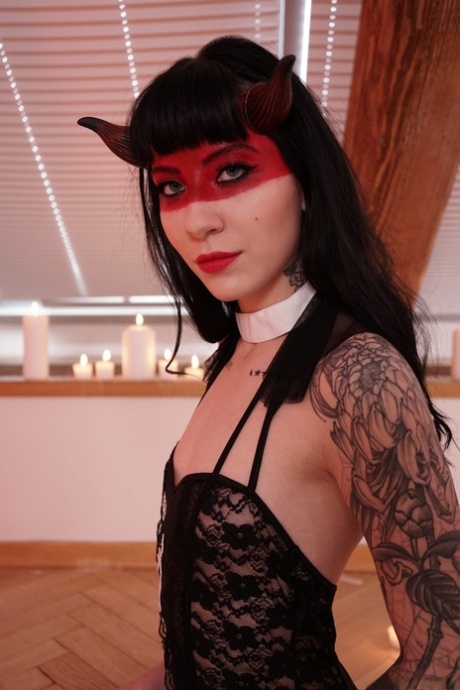 Devil Red model nude pic