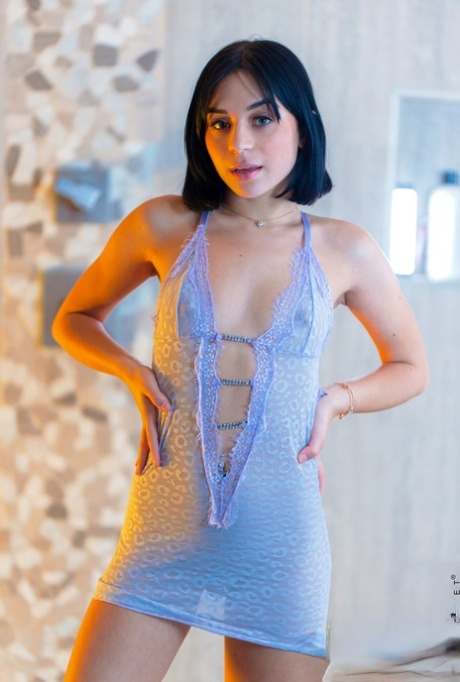 Aria Valencia model erotic pics