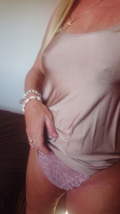 real amateur home granny nudes img